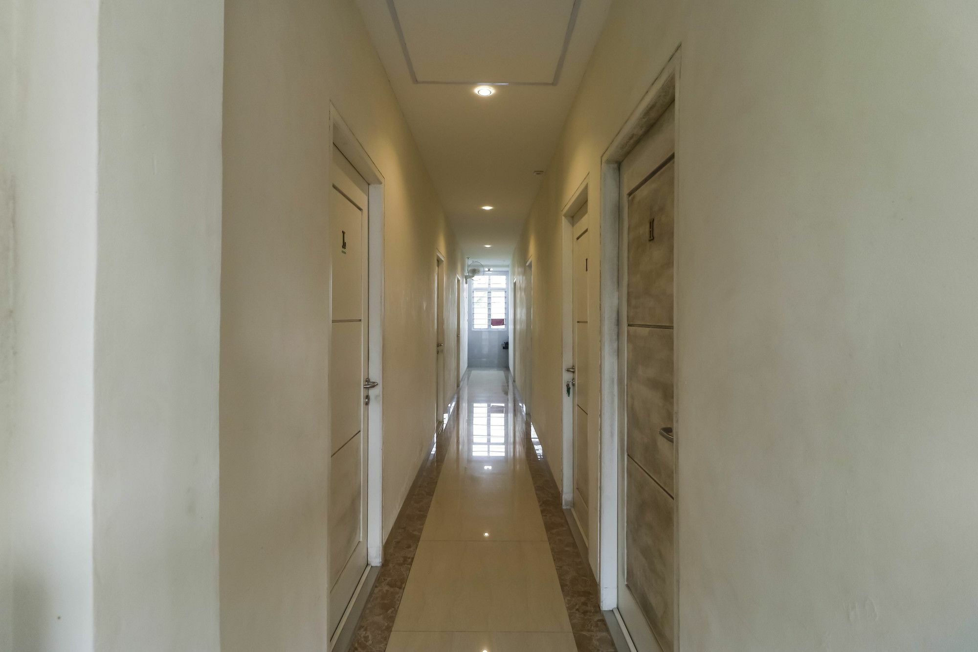 Hotel Reddoorz Near Nagoya Hill Batam Esterno foto