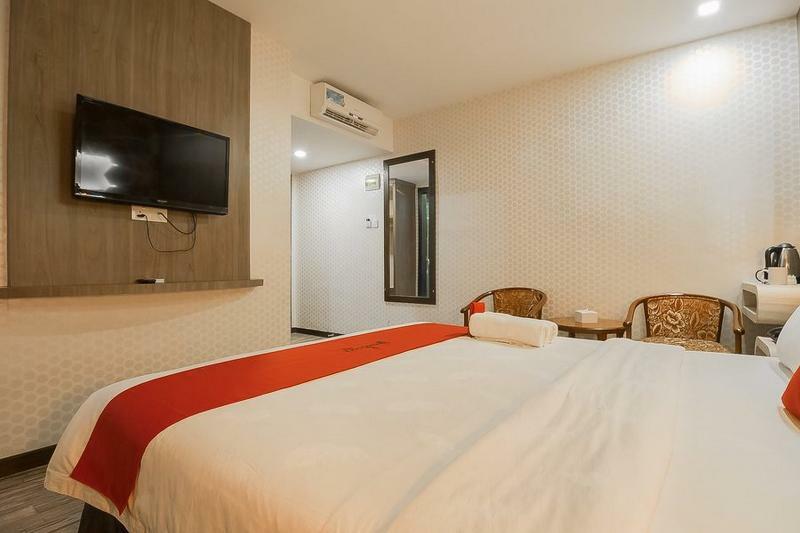 Hotel Reddoorz Near Nagoya Hill Batam Esterno foto