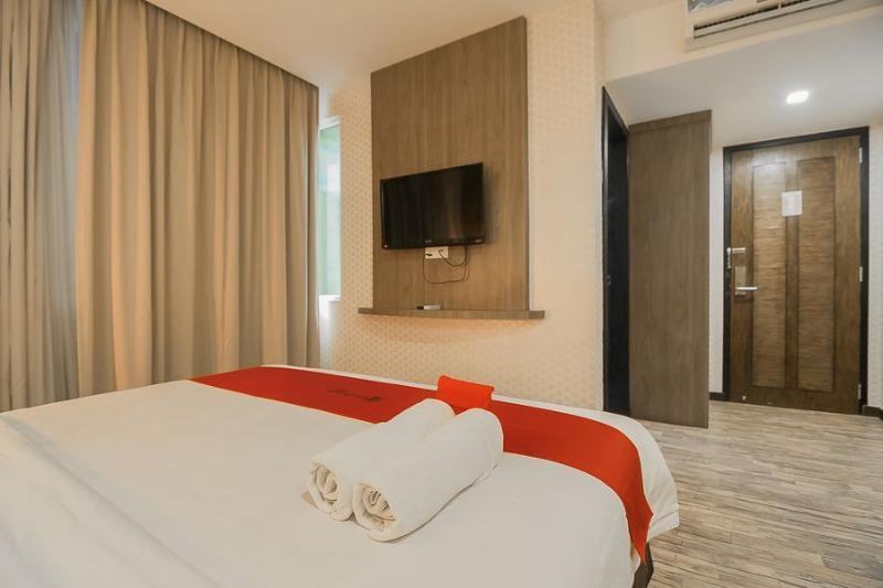 Hotel Reddoorz Near Nagoya Hill Batam Esterno foto